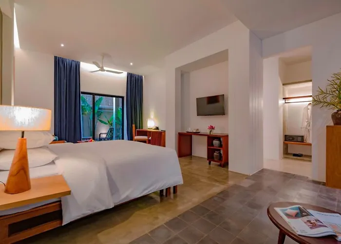 Silver Urban Resort 4*